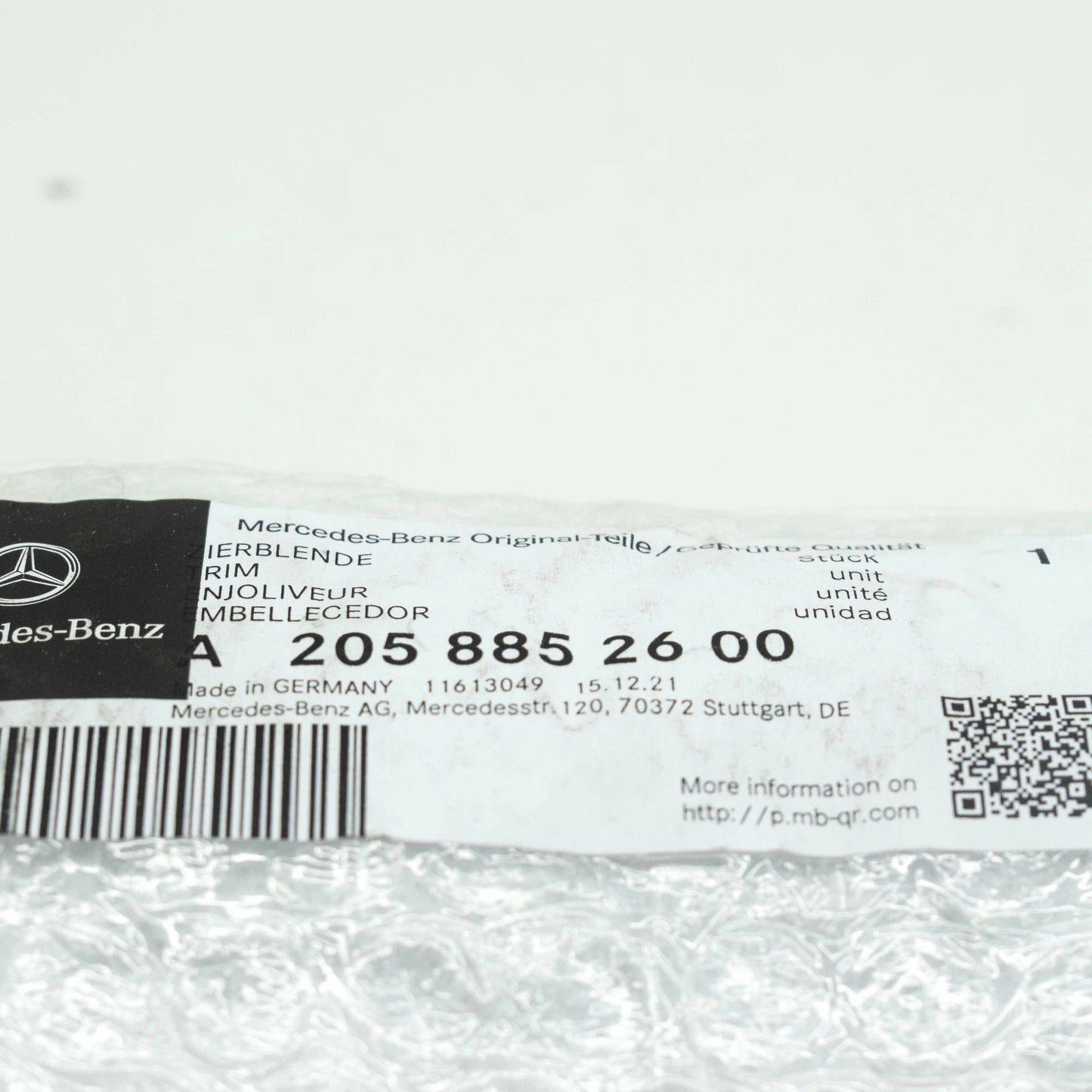 NEW MB C-CLASS W205 FRONT BUMPER RIGHT MOLDING TRIM A2058852600 2016