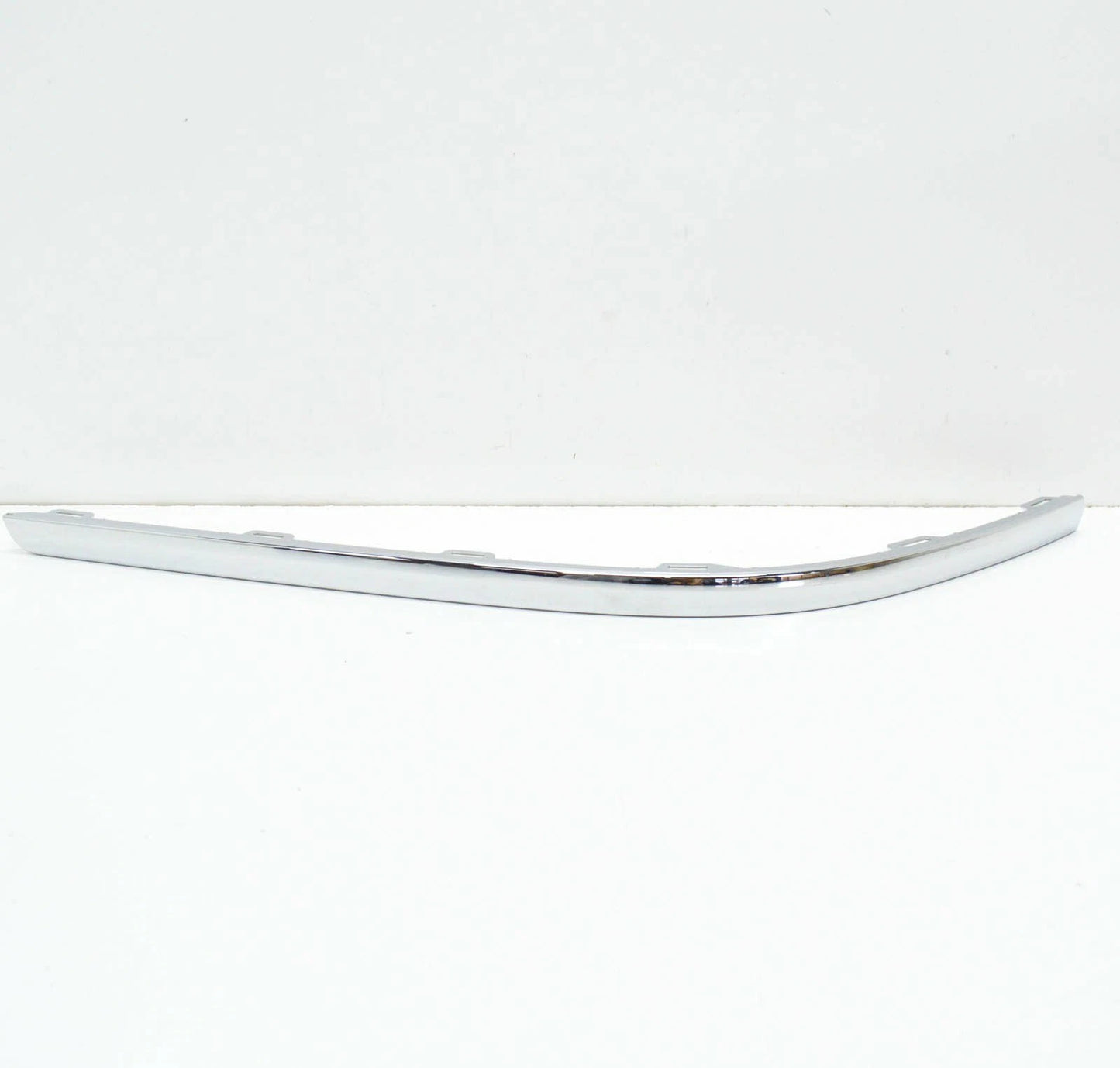 NEW VW PASSAT B8 REAR LEFT BUMPER MOLDING CHROME 5618074592ZZ