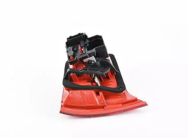 NEW AUDI A6 C6 REAR RIGHT INNER TAILLIGHT 4F9945094E
