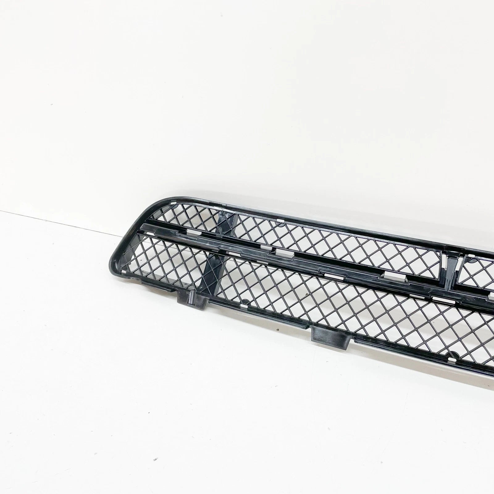 NEW BMW 5 E39 M-TECHNIC FRONT BUMPER CENTER GRILL MESH 51112495280 2495280
