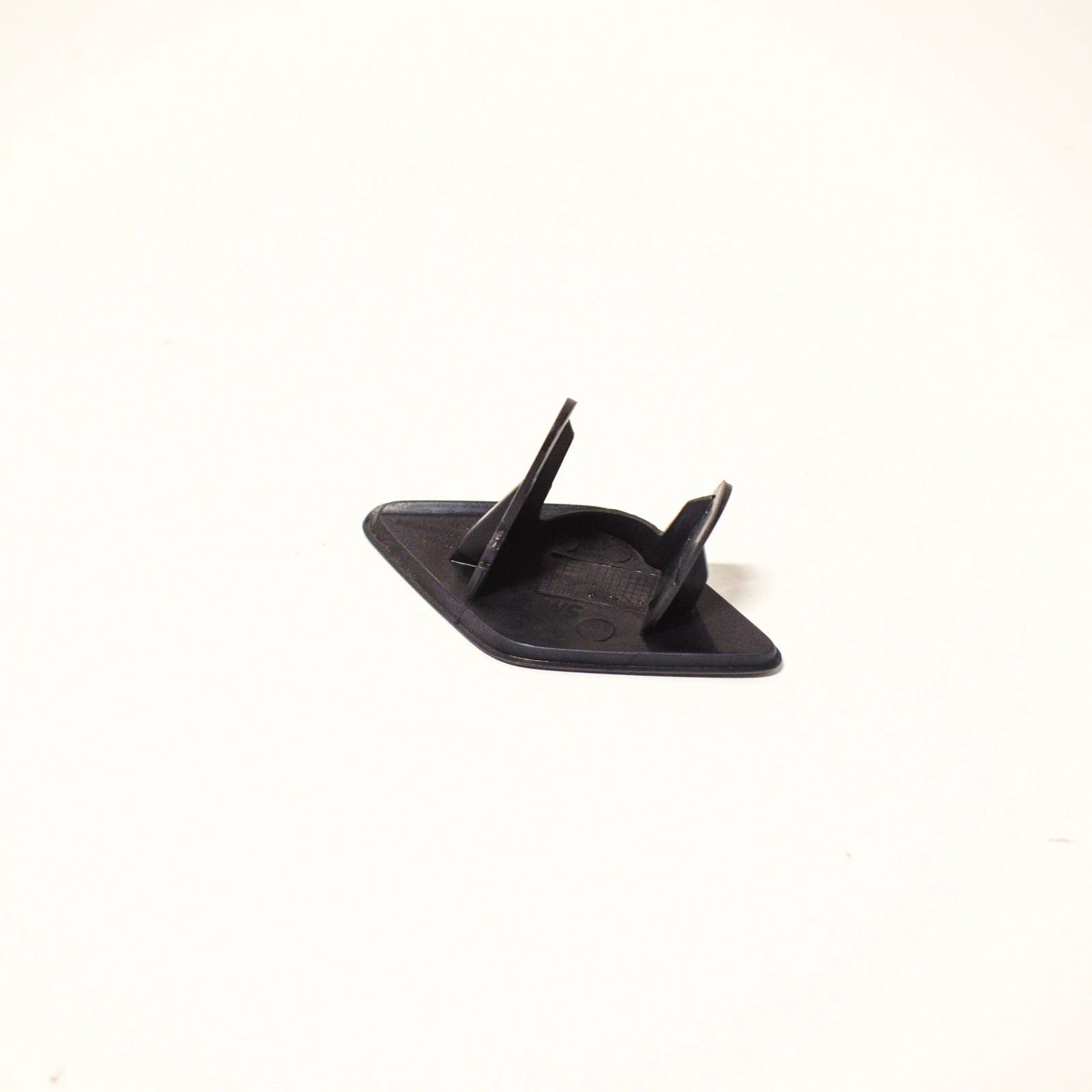 NEW BMW M4 F82 LEFT HEADLIGHT WASHER COVER 51118061575 8061575 2016 ORIGINAL