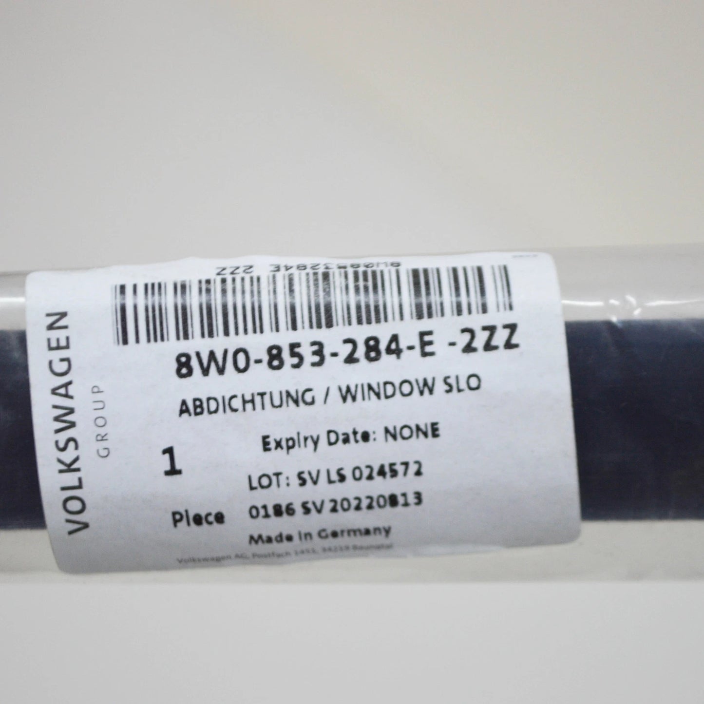 NEW AUDI A4 B9 FRONT RIGHT DOOR WINDOW BELT MOLDING 8W0853284E2ZZ ORIGINAL