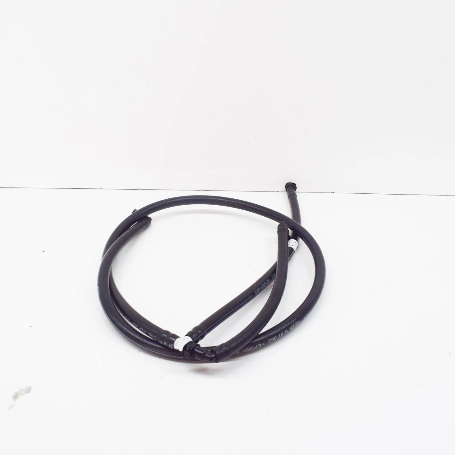 NEW BMW Z4 COUPE E86 HEADLIGHT CLEANING SYSTEM HOSE 61677037416 7037416 ORIGINAL