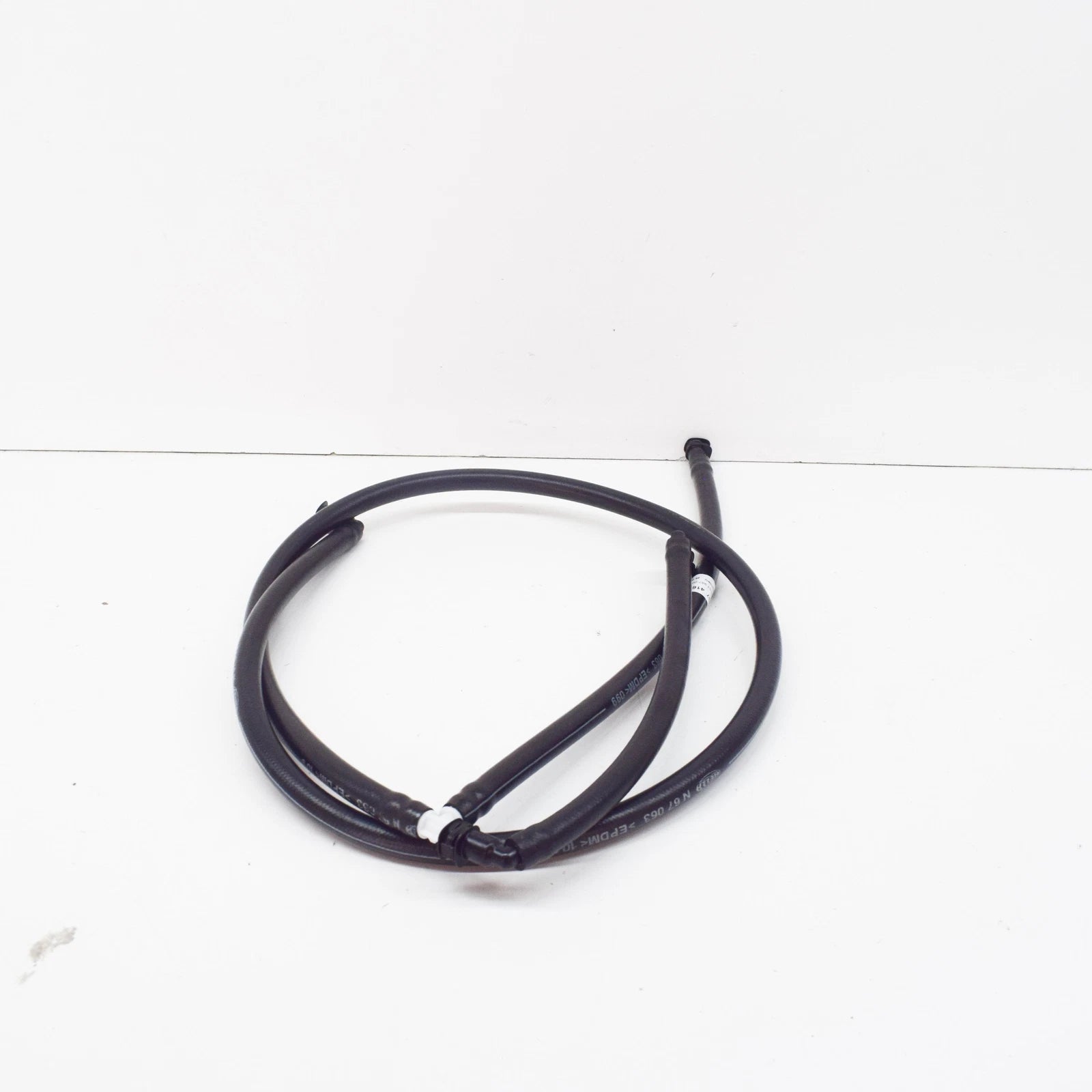 NEW BMW Z4 COUPE E86 HEADLIGHT CLEANING SYSTEM HOSE 61677037416 7037416 ORIGINAL