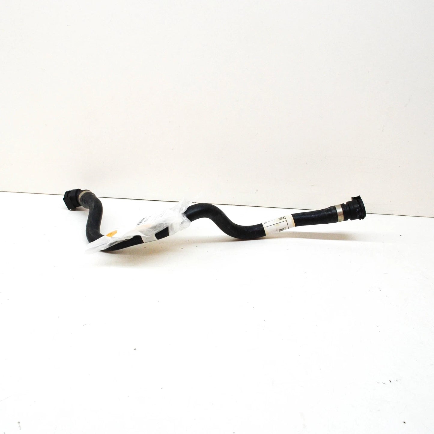 NEW BMW 7 E65 EXPANSION TANK HOSE 17127508015 7508015 ORIGINAL