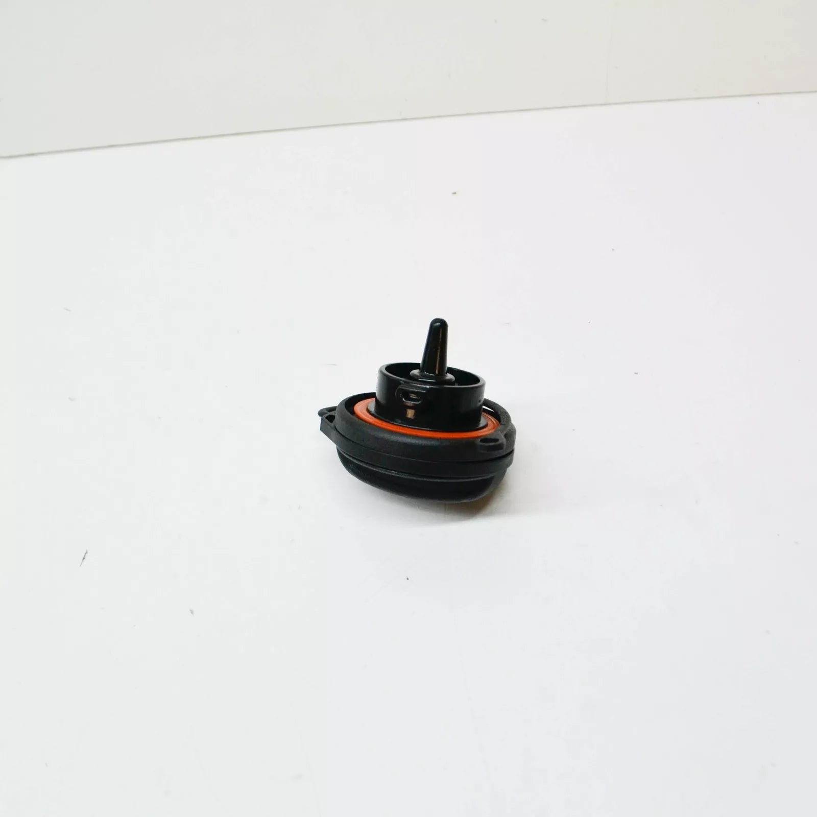 NEW AUDI A3 8V E-TRON FUEL TANK CAP 5Q0201550AR