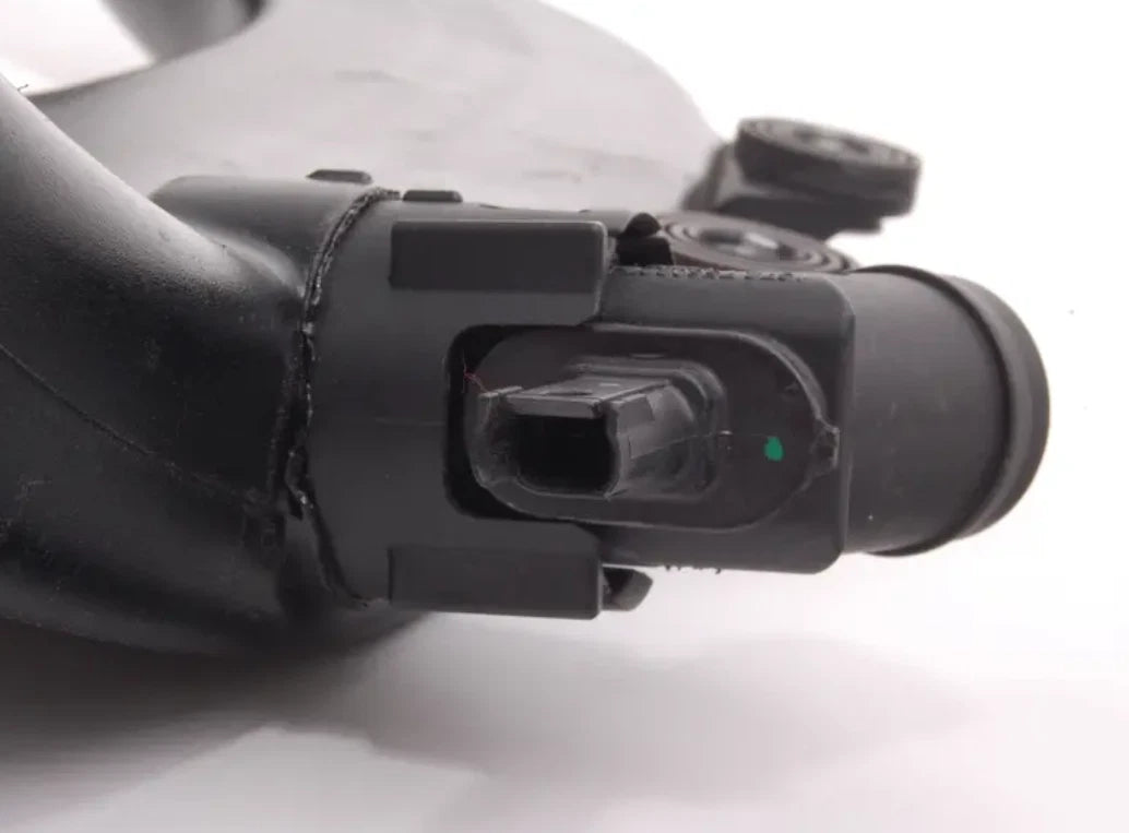 NEW BMW 3 E90 ENGINE AIR INTAKE TUBE 7556550 13717556550 ORIGINAL