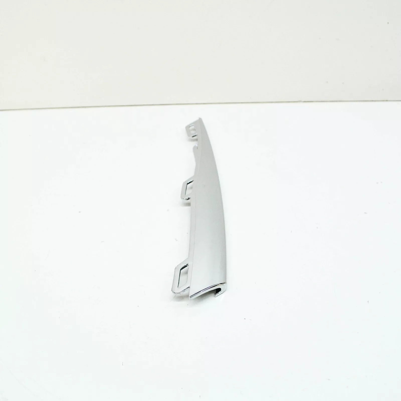 NEW VW TIGUAN AD FRONT RIGHT BUMPER LOWER CHROME MOLDING 5NN853102A2ZZ