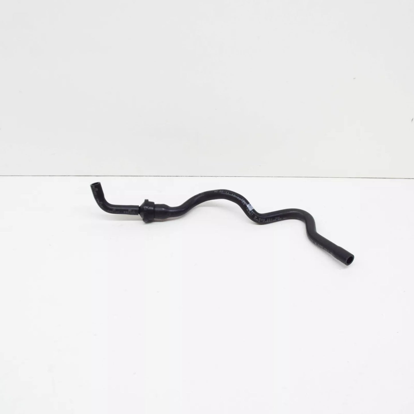 NEW AUDI A3 8P CYLINDER HEAD COVER VENT HOSE 03C103558M