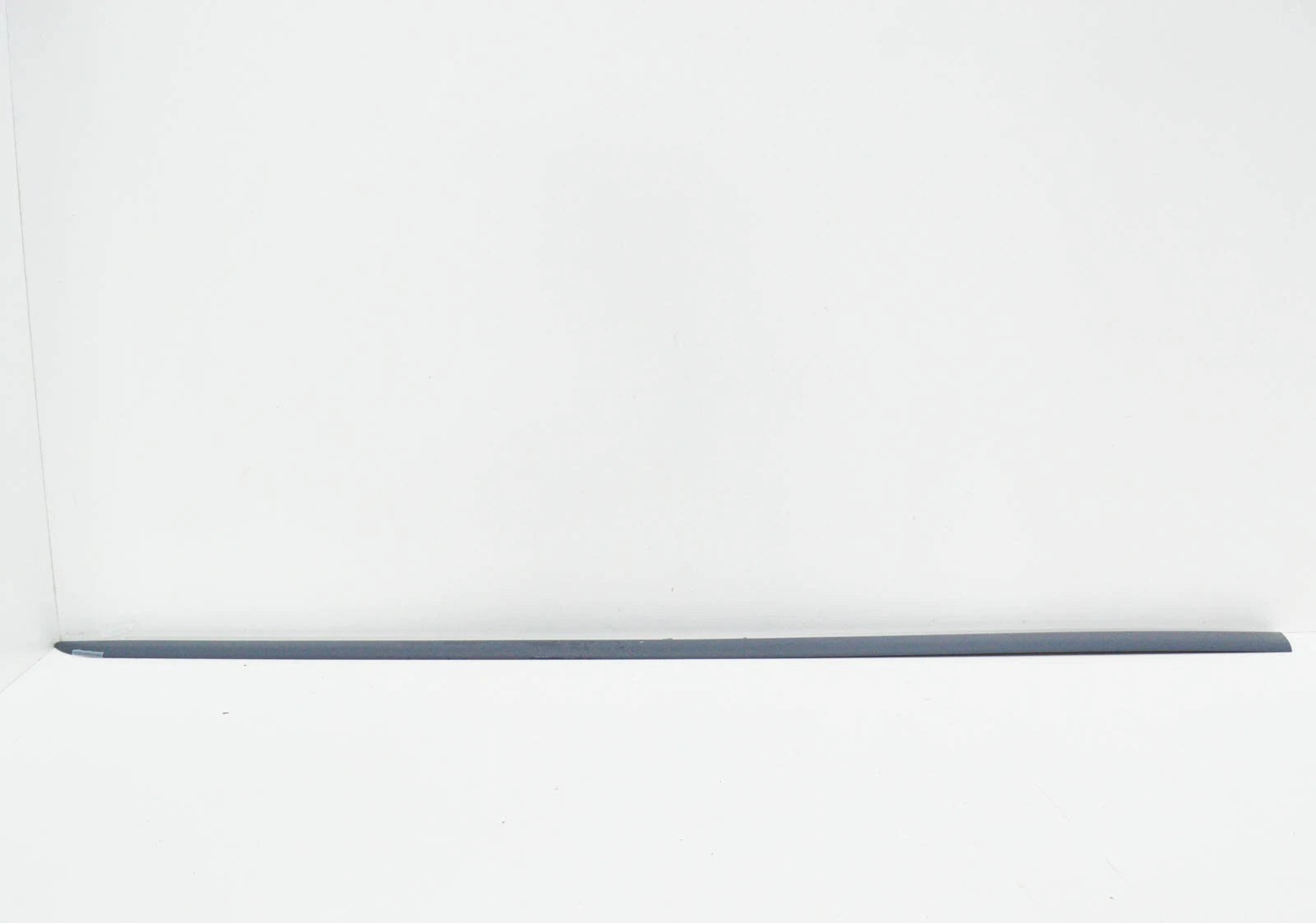 NEW MB A-CLASS W169 FRONT LEFT DOOR MOLDING TRIM A16969005629999 ORIGINAL