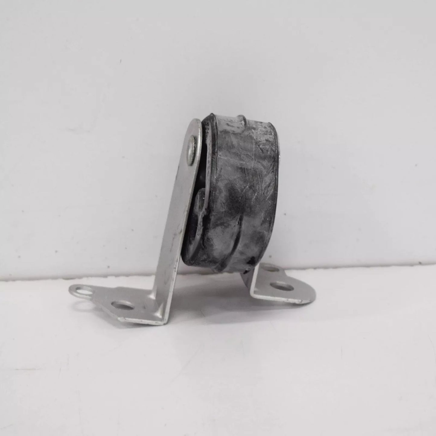 NEW AUDI A4 8K RIGHT SIDE EXHAUST HANGER 8K0253144E ORIGINAL