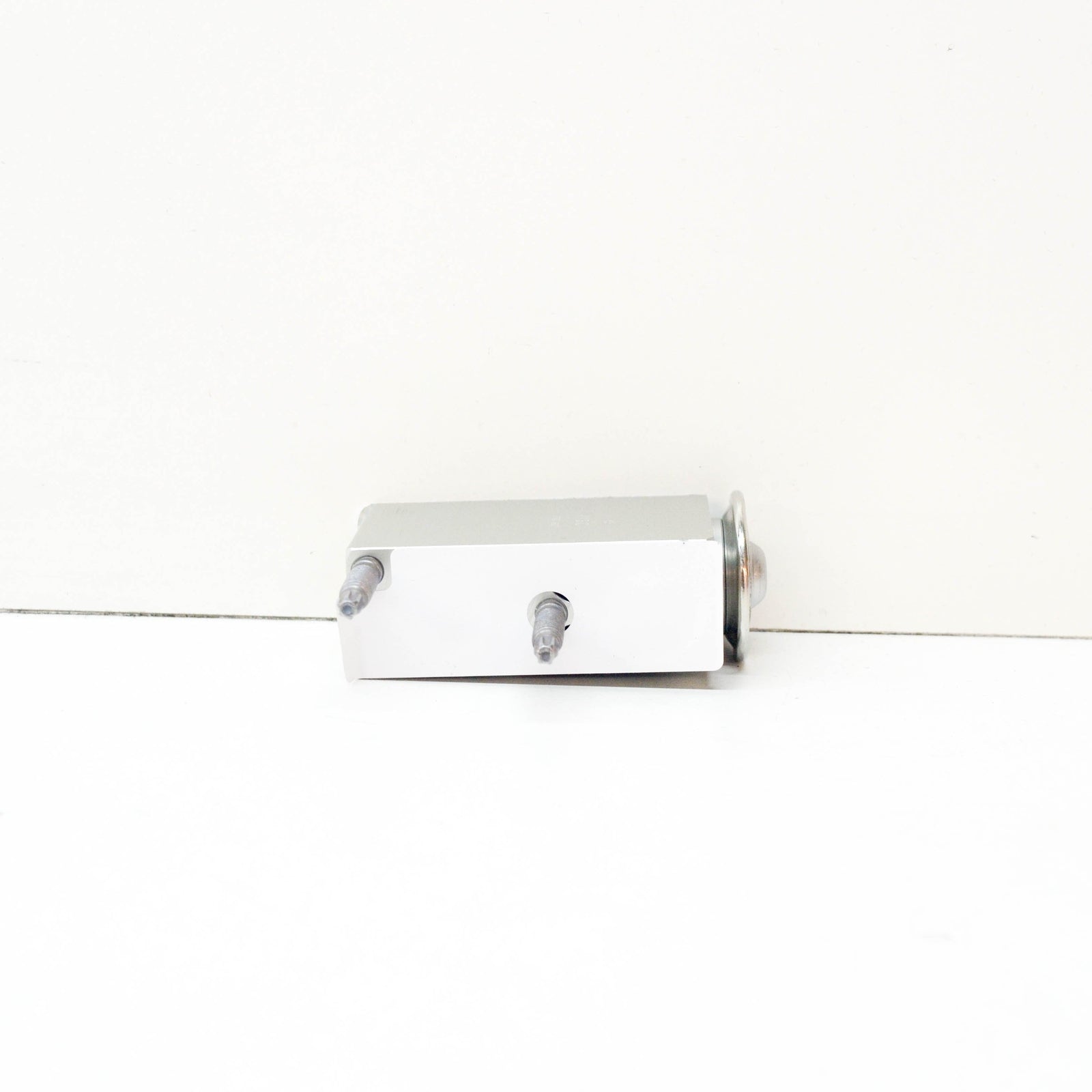 NEW MERCEDES-BENZ C W204 A/C EXPANSION VALVE LHD A2128300284 ORIGINAL