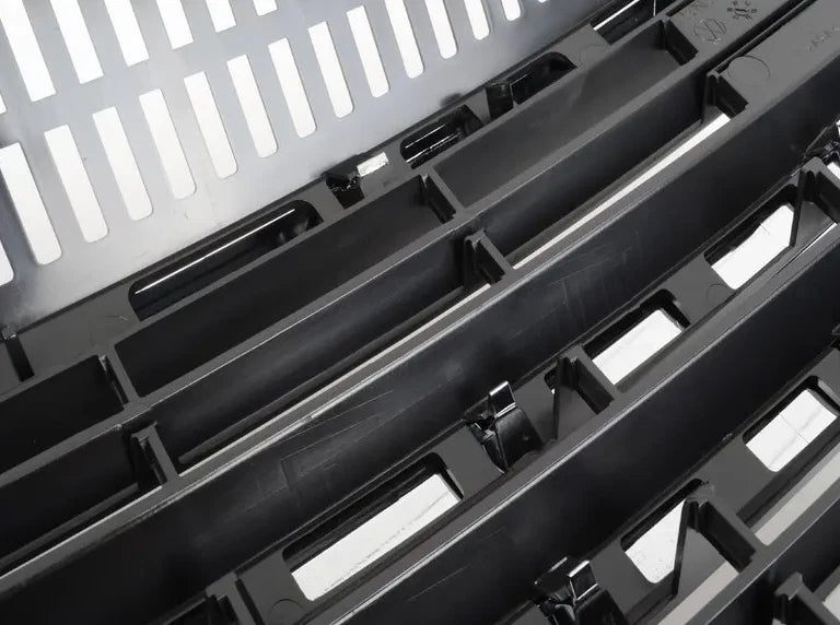 NEW VW TIGUAN 5N FRONT RADIATOR GRILLE 5N0853651C2ZZ ORIGINAL