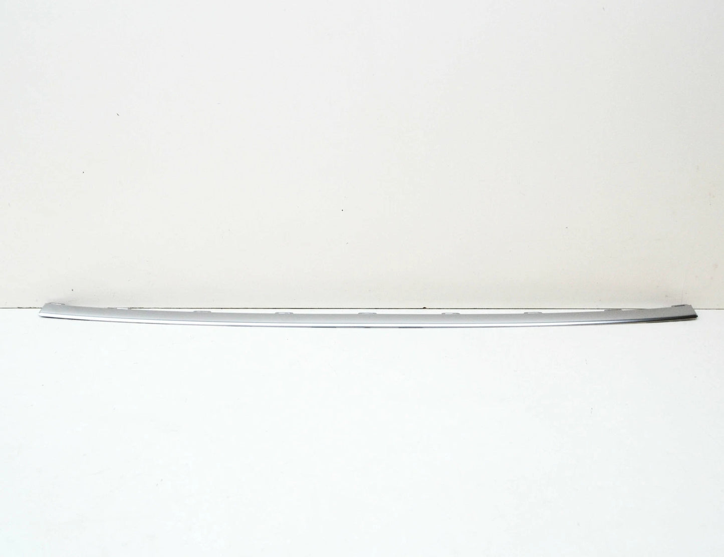 NEW VW GOLF MK7 5G FRONT BUMPER CENTER LOWER MOLDING TRIM 5G08537653Q7