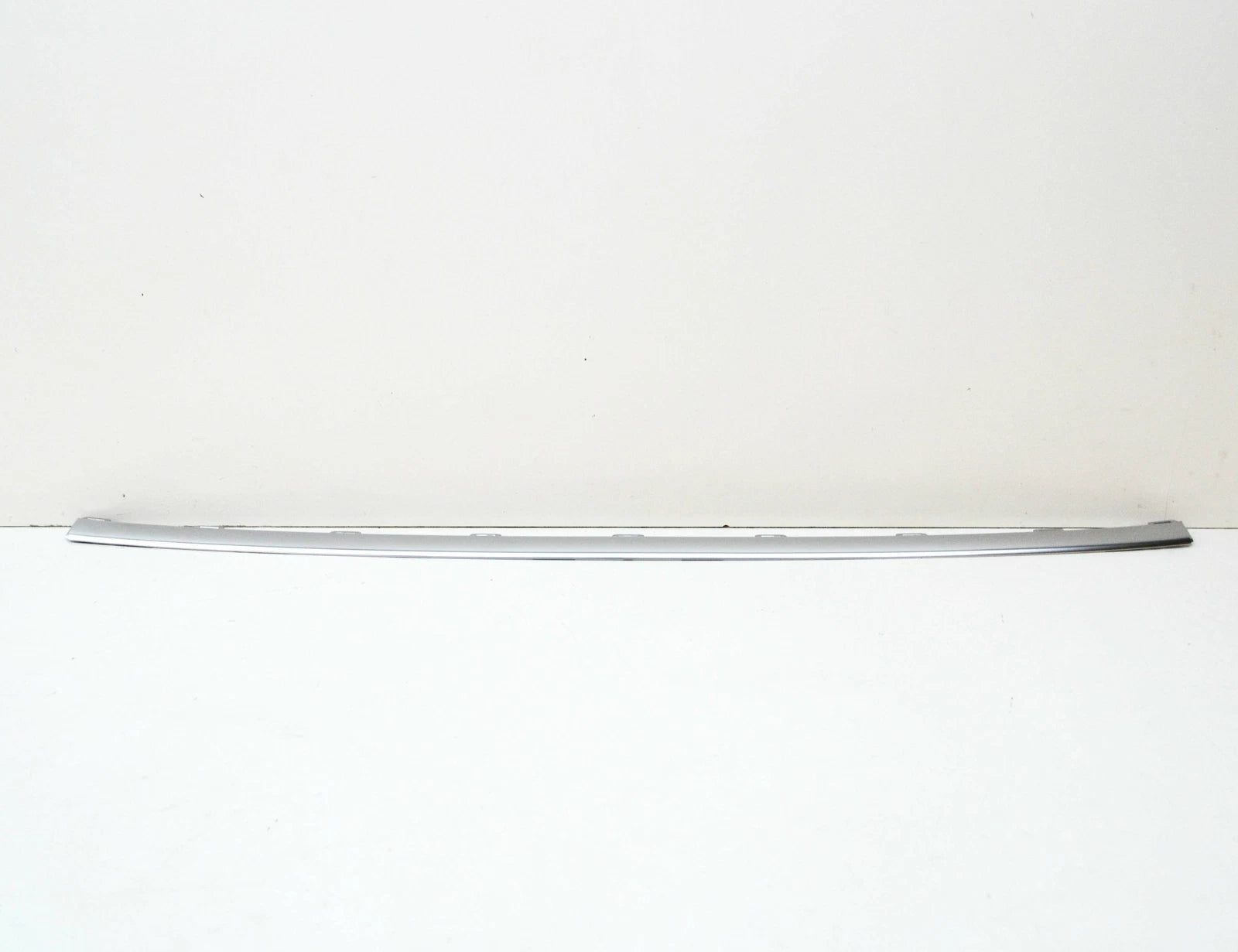 NEW VW GOLF MK7 5G FRONT BUMPER CENTER LOWER MOLDING TRIM 5G08537653Q7