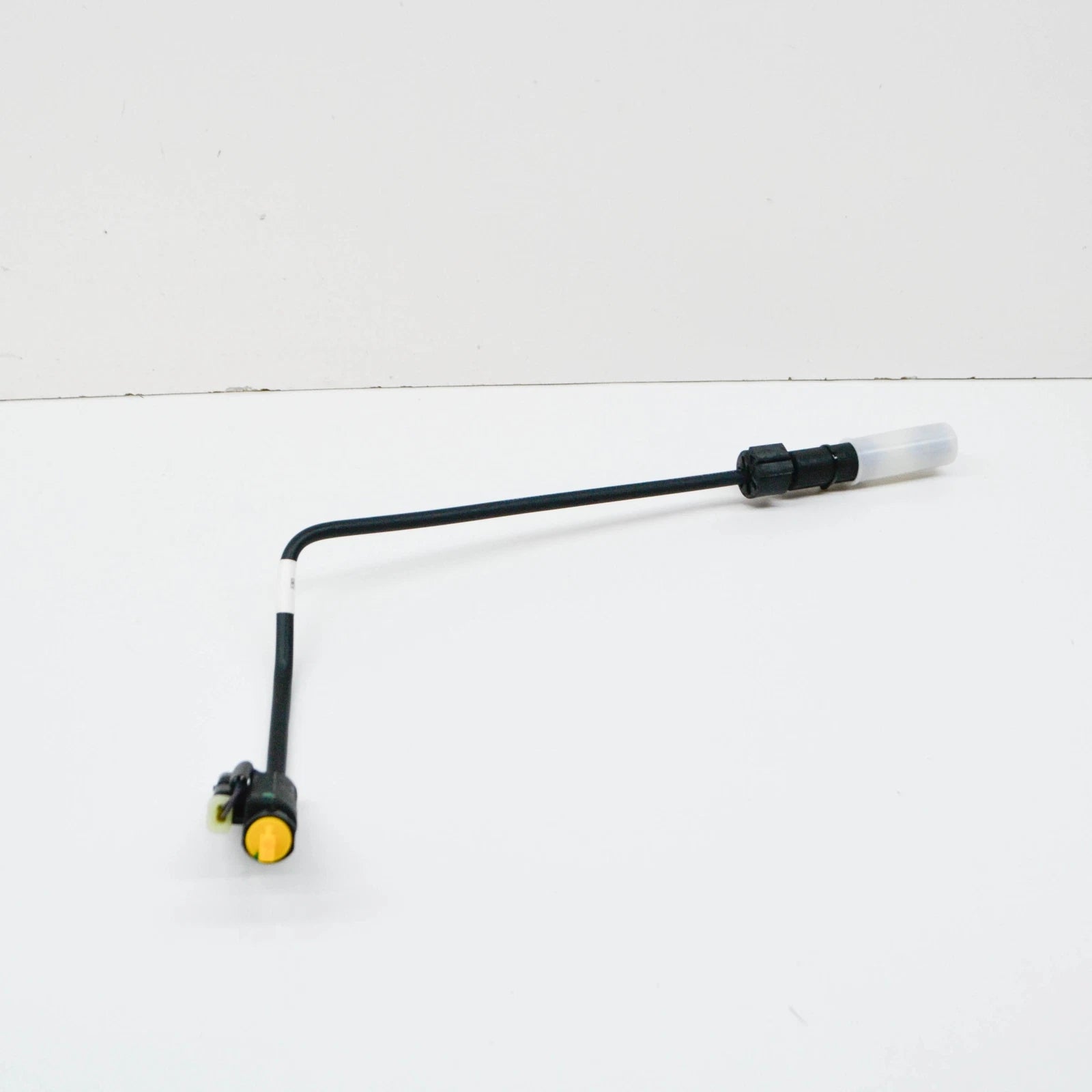 NEW MERCEDES BENZ GL X164 FUEL ADDITIVE RESERVOIR LINE A1644700224 ORIGINAL