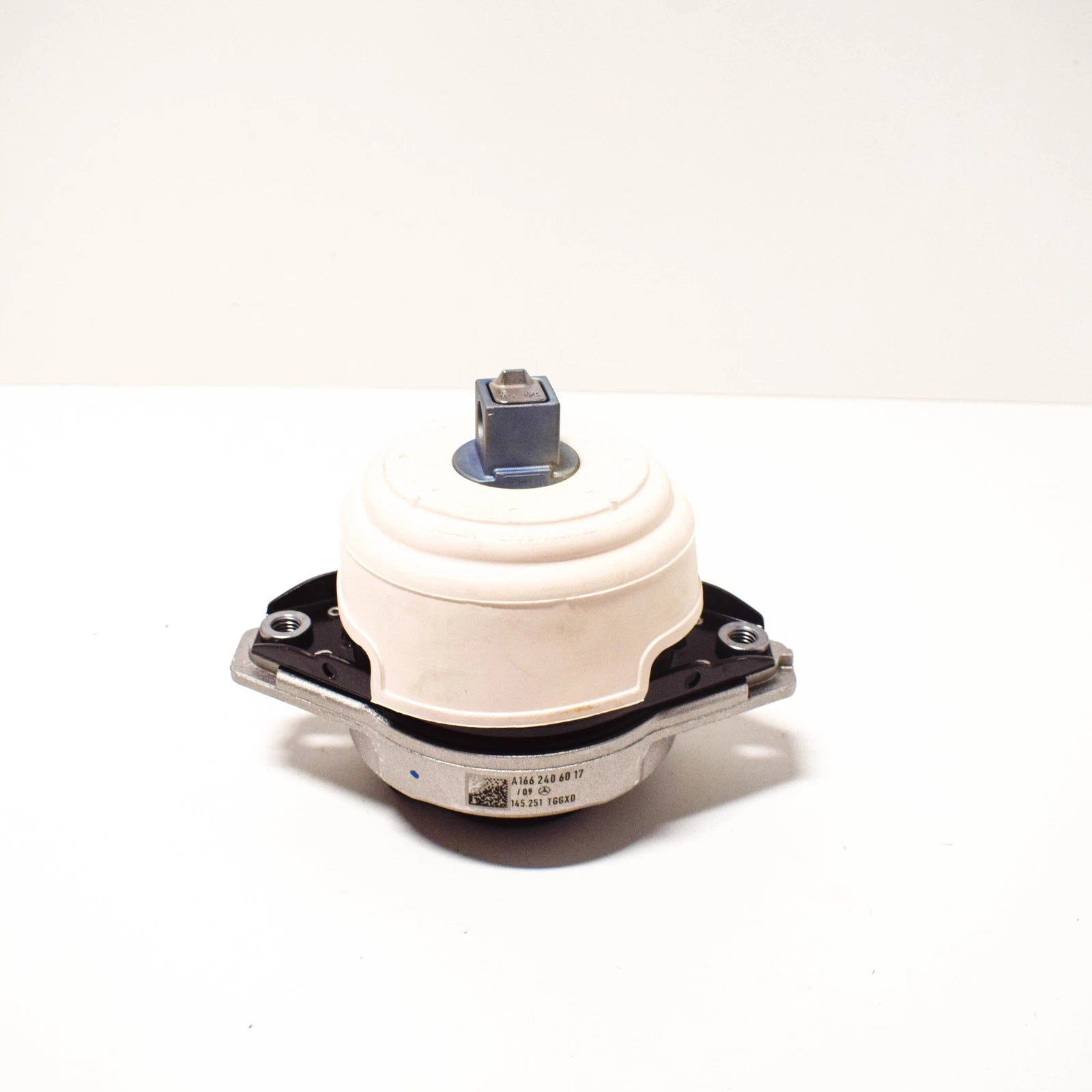 NEW MERCEDES-BENZ GL X166 FRONT LEFT SIDE ENGINE MOUNT A1662406017 ORIGINAL