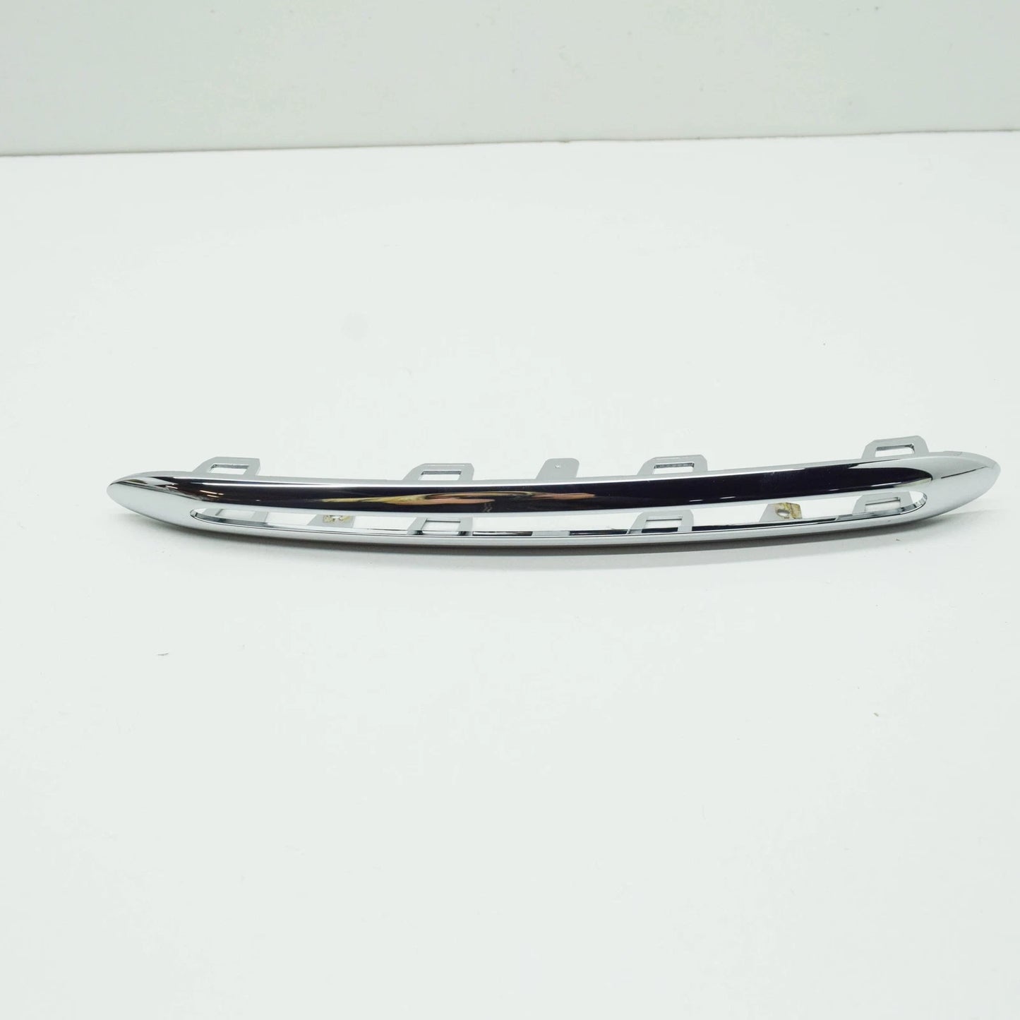 NEW MERCEDES-BENZ B W246 FRONT LEFT BUMPER MOLDING A2468851374