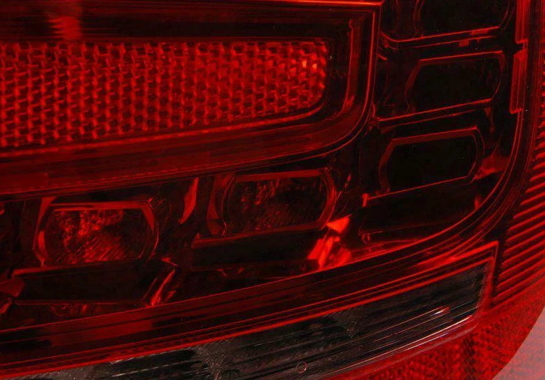 NEW AUDI A4 B8 REAR RIGHT OUTER TAILLIGHT 8K5945096L ORIGINAL