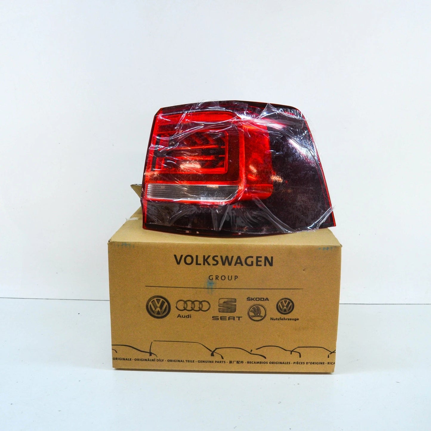 NEW VW SHARAN 7N REAR RIGHT TAILLIGHT LAMP 7N0945208 ORIGINAL