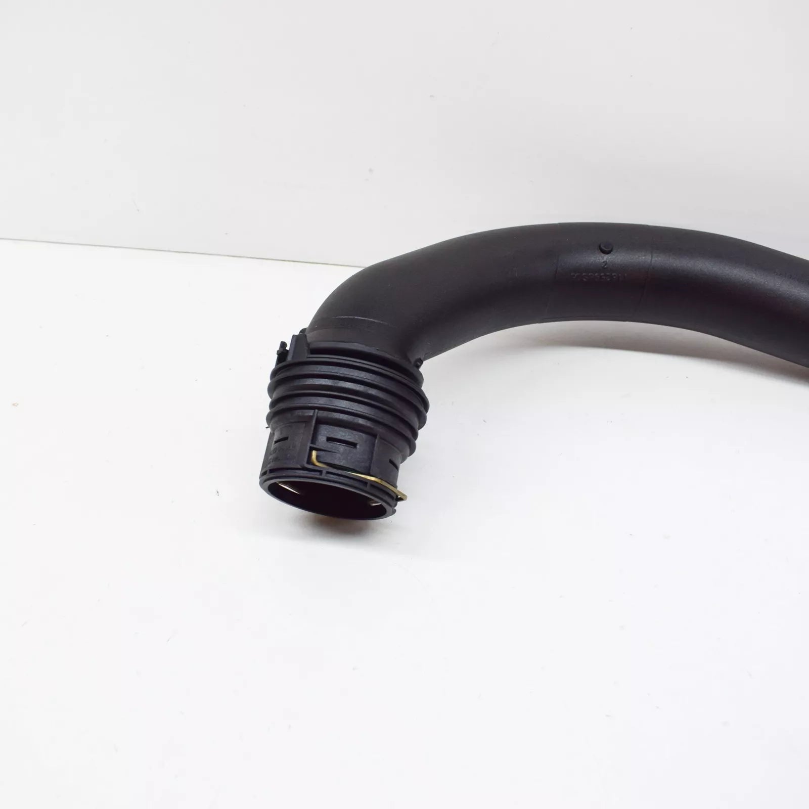 NEW BMW 3 F30 TURBOCHARGER AIR CHARGE HOSE 13718601683 8601683 ORIGINAL