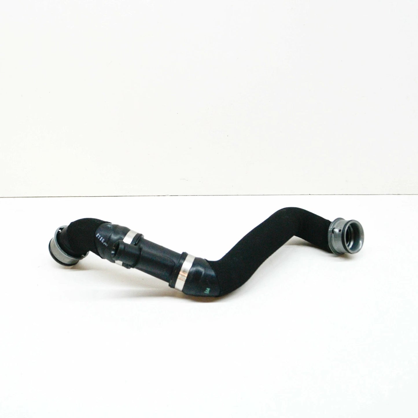 NEW MERCEDES-BENZ E-CLASS W212 RIGHT COOLANT HOSE A2125012684