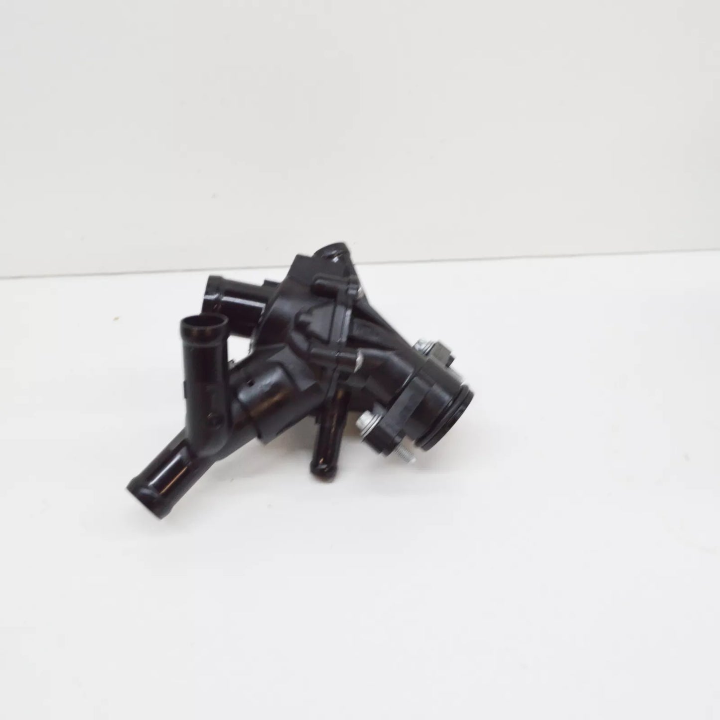 NEW MERCEDES-BENZ GLA X156 THERMOSTAT A2702002200