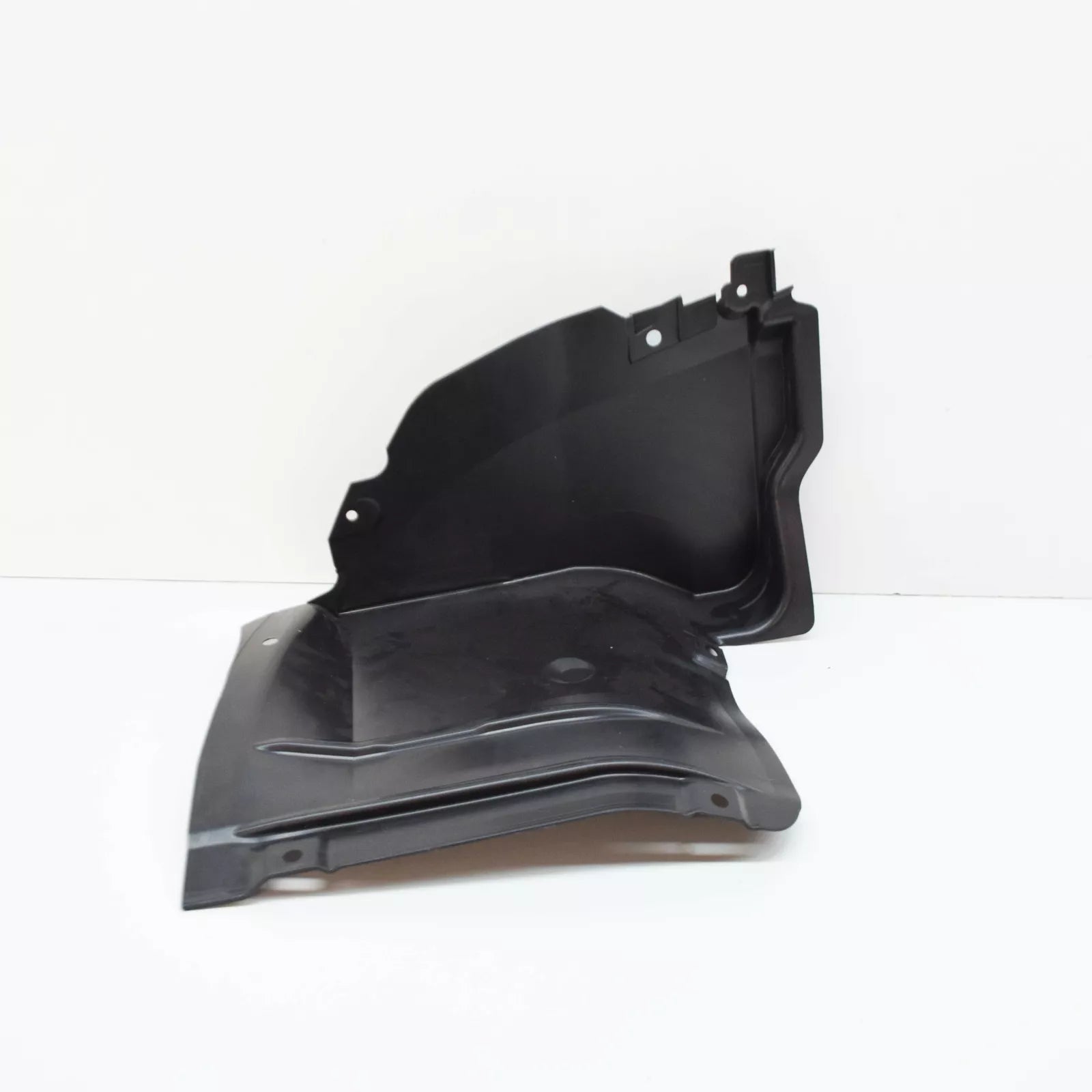 NEW MB C W203 FRONT LEFT FENDER LINER BOTTOM PART A2038810323