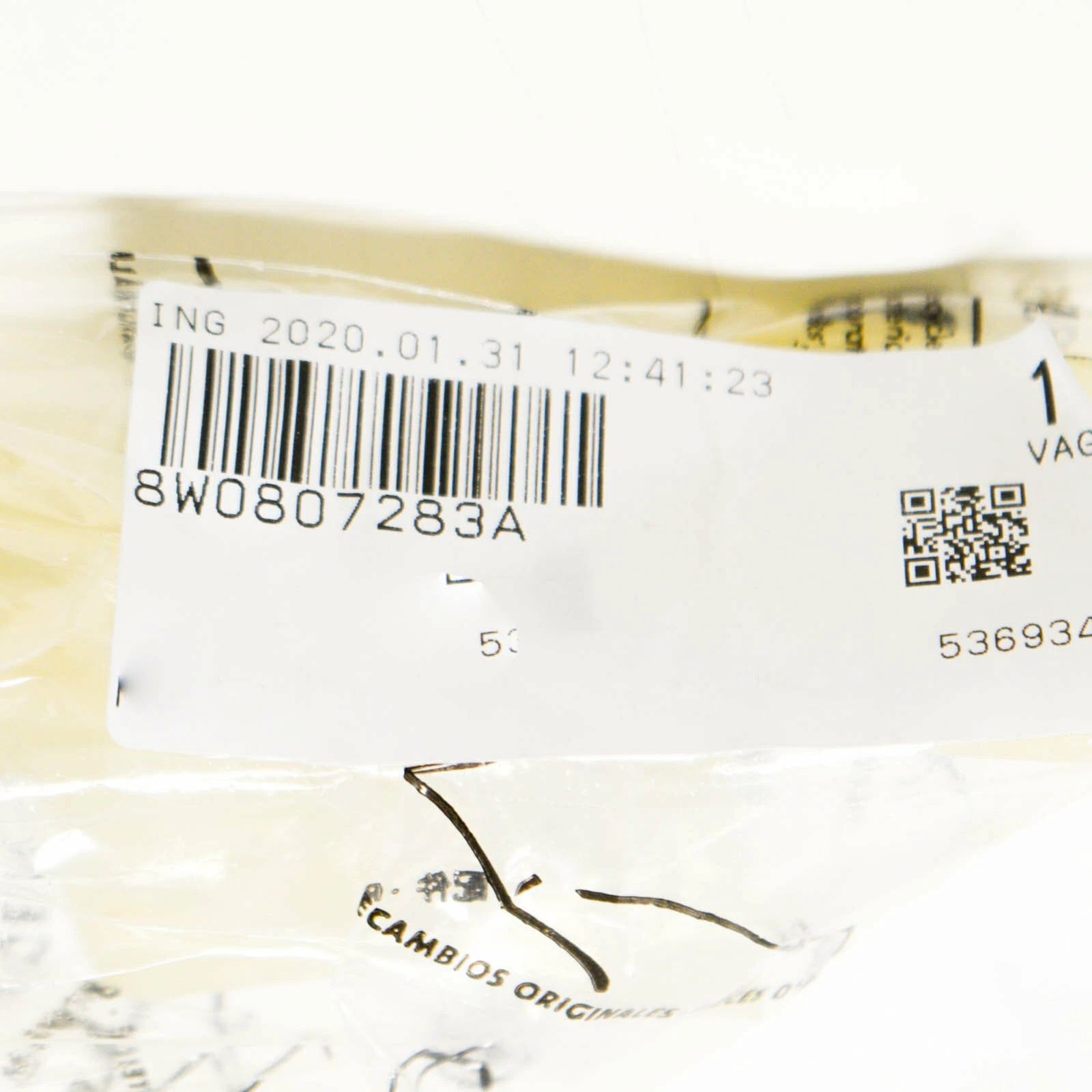 NEW AUDI A4 B9 FRONT BUMPER LEFT SIDE GUIDE SECTION 8W0807283A ORIGINAL