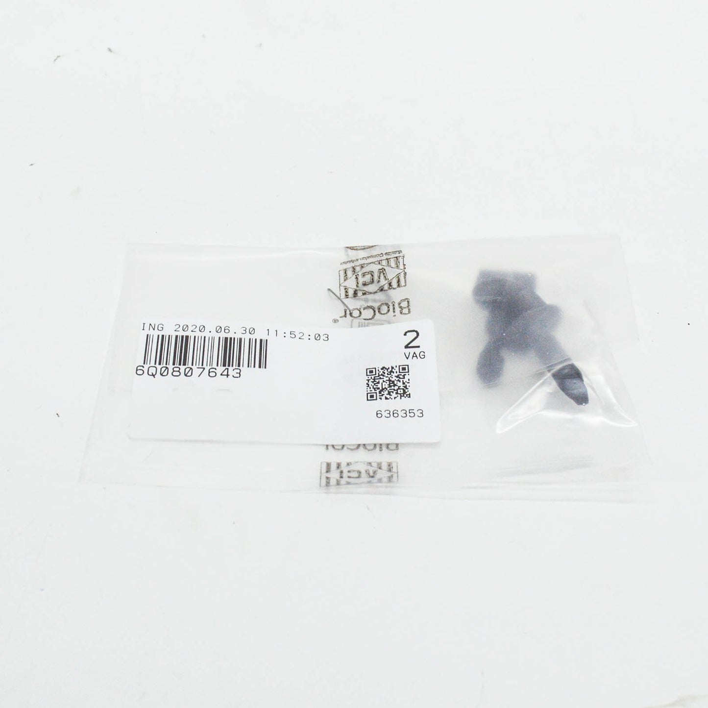 new audi a1 mk1 rear bumper tow eye cover clip pin 2 pieces 6q0807643 original