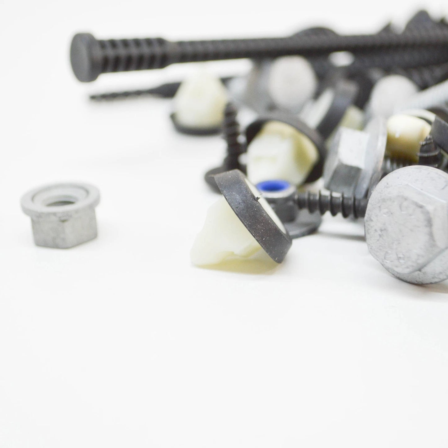 NEW AUDI A6 AVANT C7 REAR BUMPER FIXING SET 4G0098627A