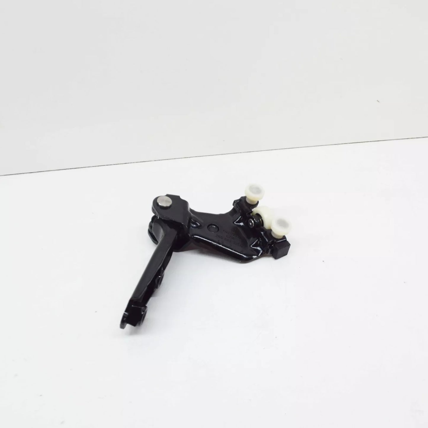 NEW VOLKSWAGEN CADDY 2K REAR LEFT HINGE FOR SLIDING DOOR 2K0843335A