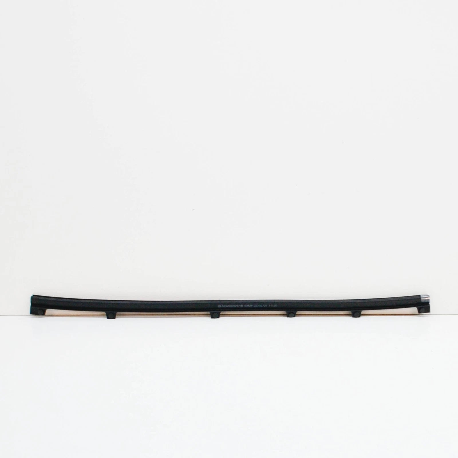 NEW MERCEDES-BENZ C-CLASS W204 ENGINE HOOD SEAL A2048800297 ORIGINAL