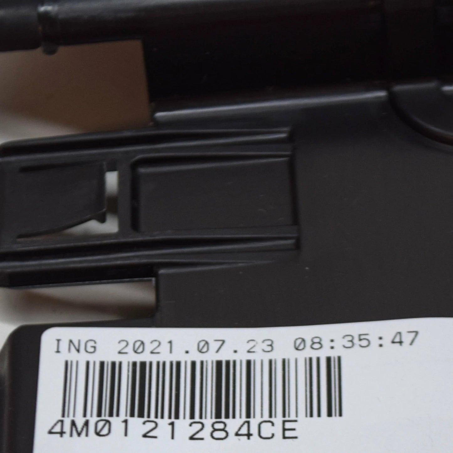 NEW AUDI Q7 4M FRONT RIGHT AIR BAFFLE DUCT 4M0121284CE ORIGINAL