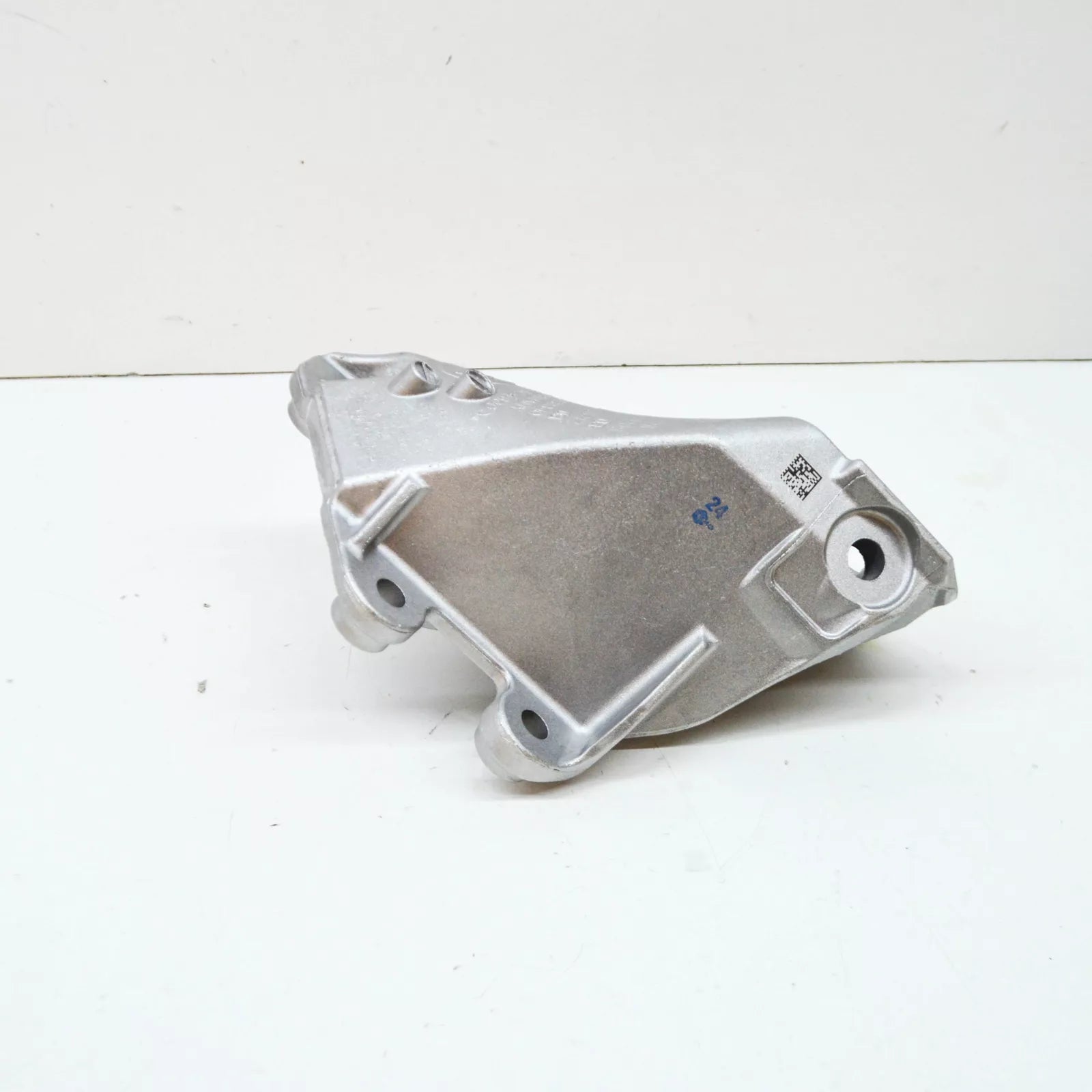 NEW BMW 7 G11 G12 RIGHT ENGINE SUPPORT BRACKET 22116871208 ORIGINAL