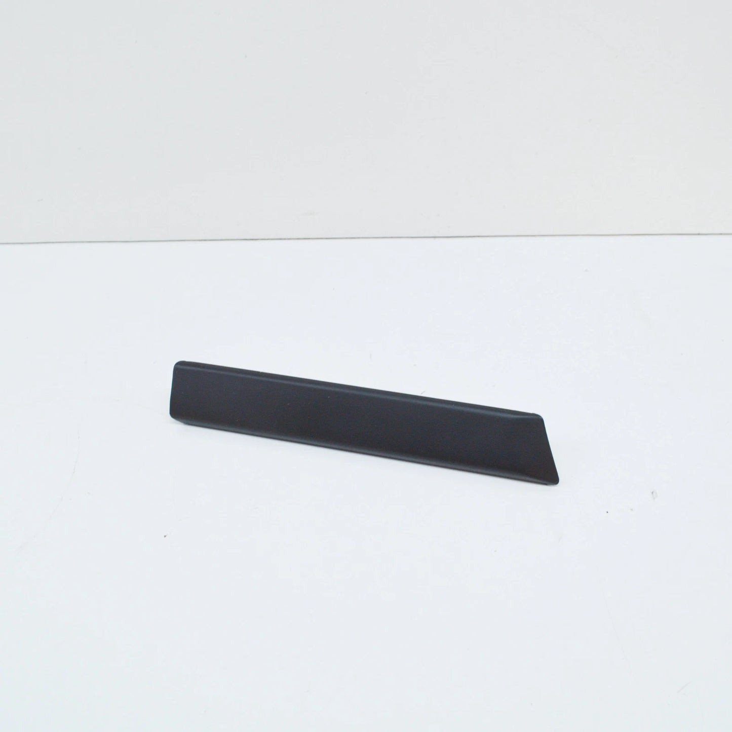 NEW BMW 5 E39 FRONT LEFT FENDER DOOR MOULDING 51138159293 8159293 ORIGINAL