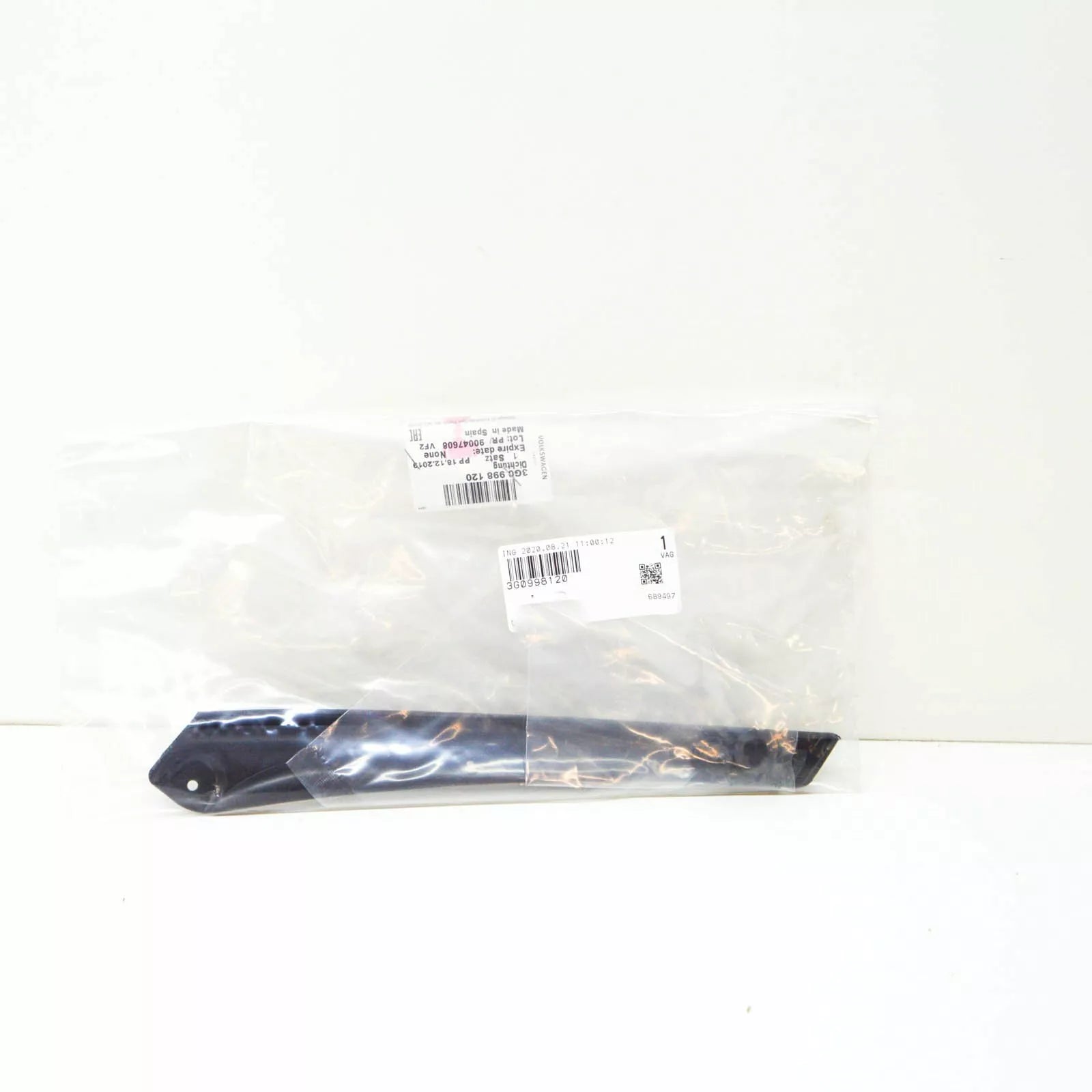 NEW VW PASSAT B8 RIGHT UPPER HEADLIGHT SEAL SET 3G0998120 ORIGINAL