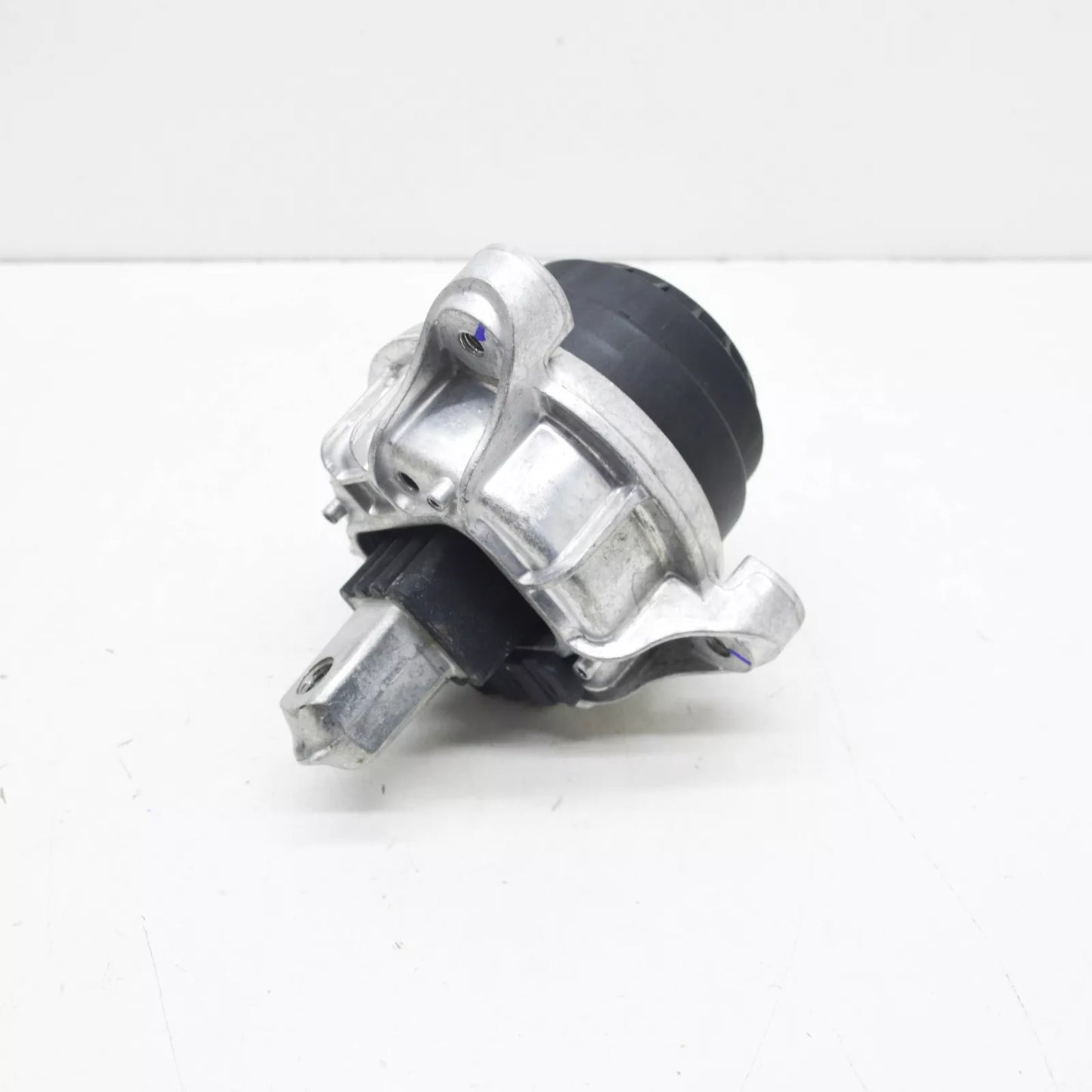 NEW BMW 5 F10 RIGHT ENGINE MOUNT 518D DIESEL 100KW 22117935142 7935142 ORIGINAL