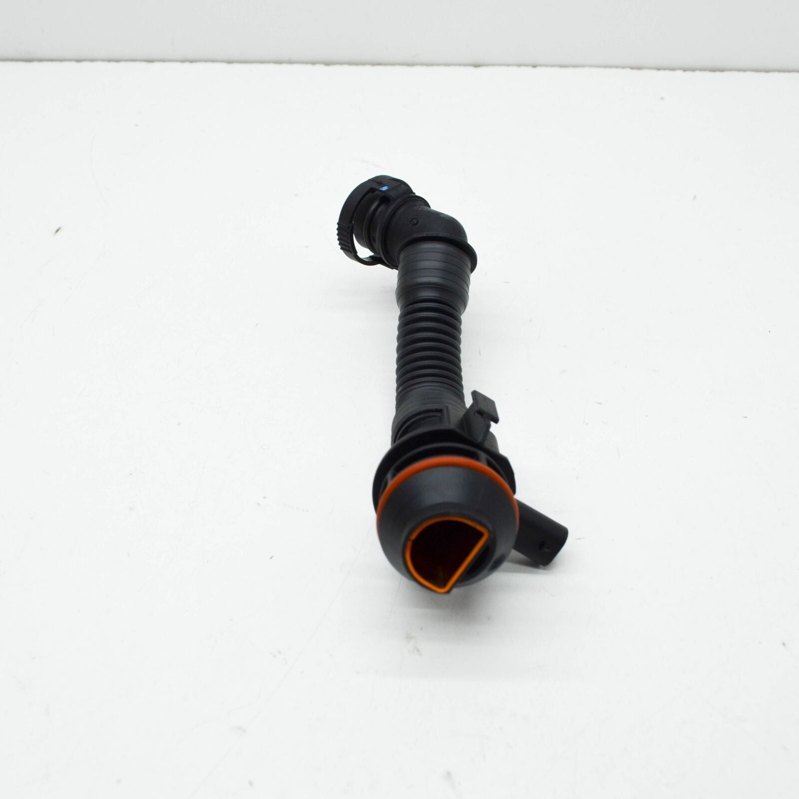 NEW MERCEDES-BENZ A W177 ENGINE VENT HOSE PIPE A6540100012 ORIGINAL