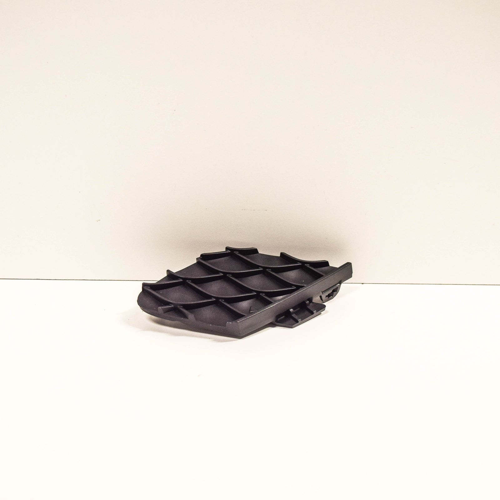 NEW MERCEDES BENZ GLS X166 FRONT BUMPER TOW HOOK EYE COVER A2928855722 ORIGINAL