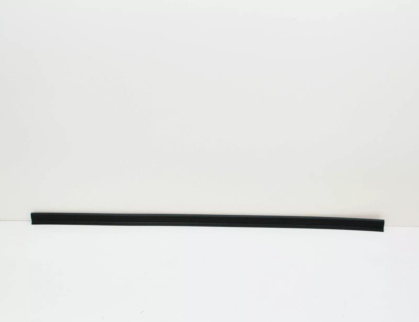 NEW AUDI Q7 4L HOOD REAR WATER BOX SEAL 4L0823723