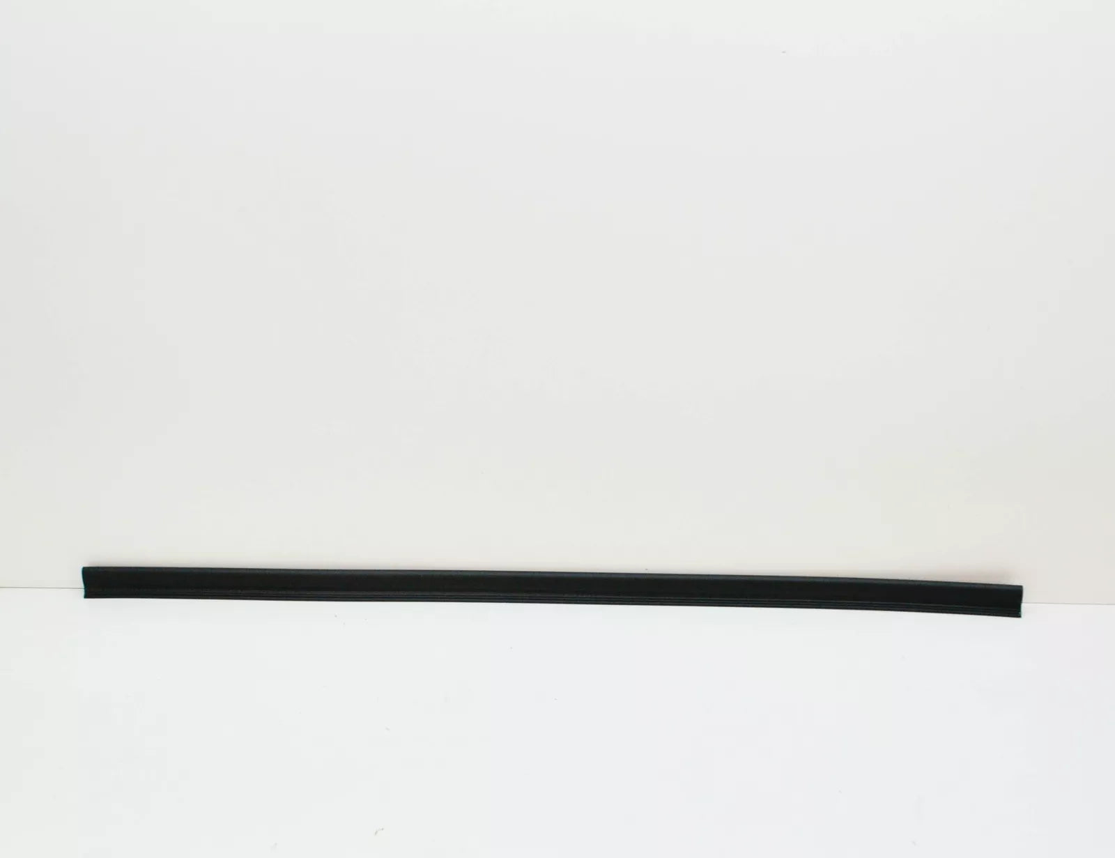 NEW AUDI Q7 4L HOOD REAR WATER BOX SEAL 4L0823723