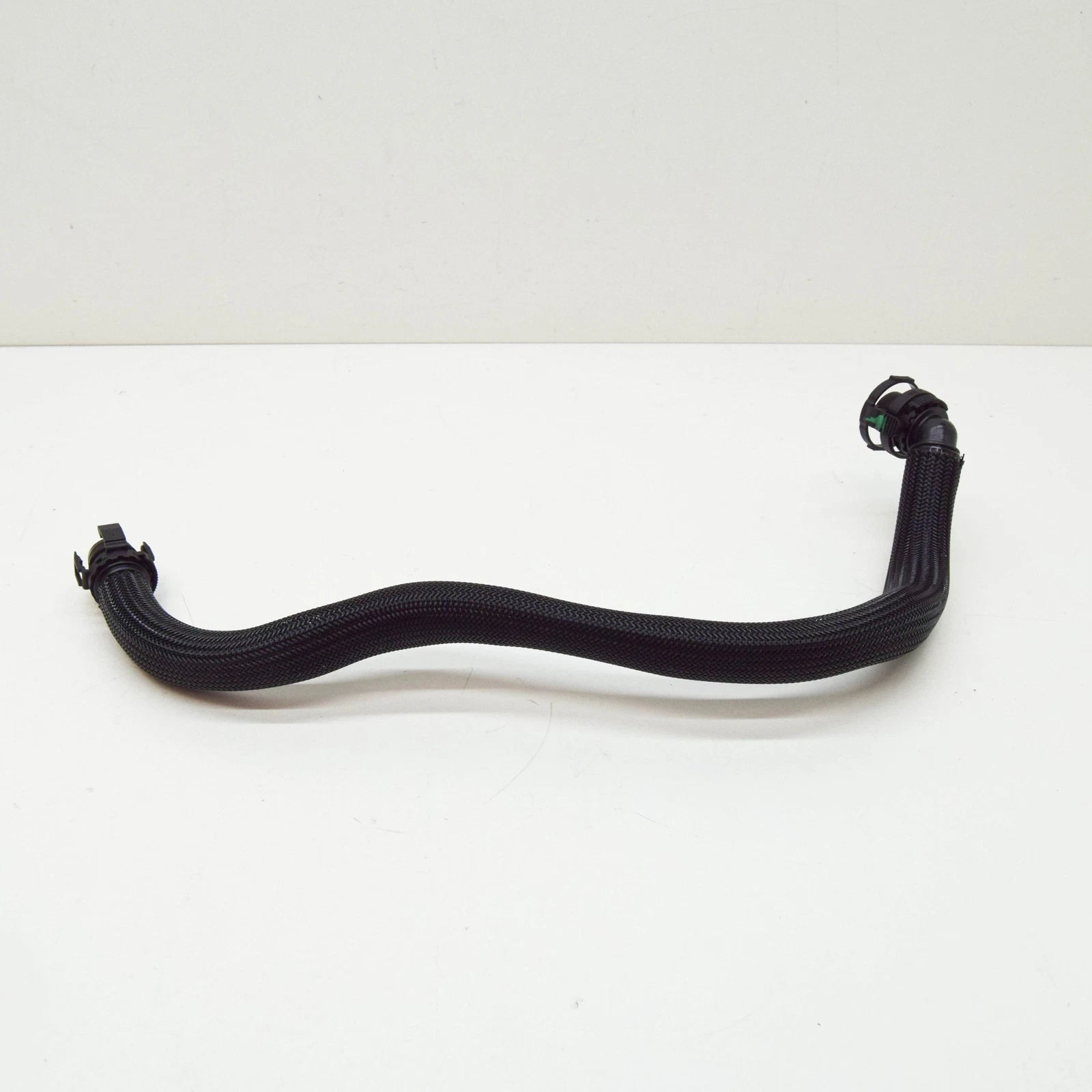 NEW BMW 6 CABRIO F12 CRANKCASE VENT PIPE 11157575640 7575640 ORIGINAL