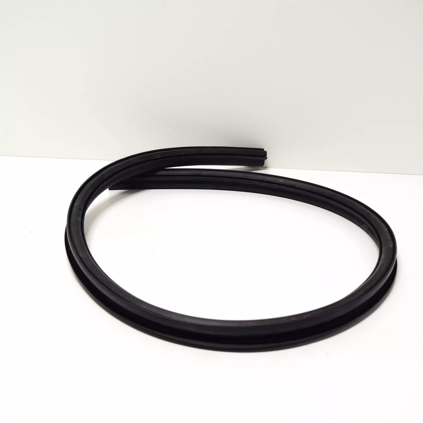 NEW BMW 1502 FRONT BONNET HOOD SEAL GASKET 51235480192 ORIGINAL