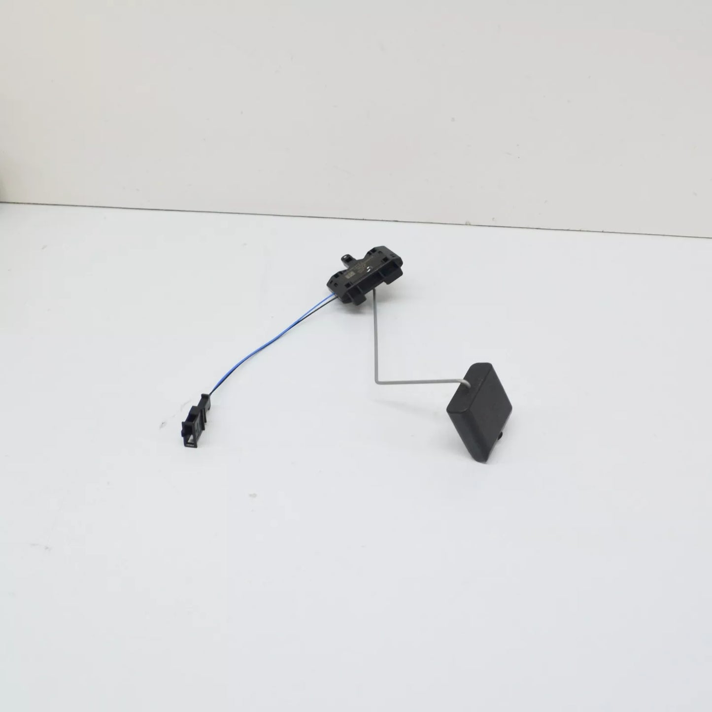 NEW AUDI A6 C6 LEFT FUEL GAUGE SENSOR 4F0919673A