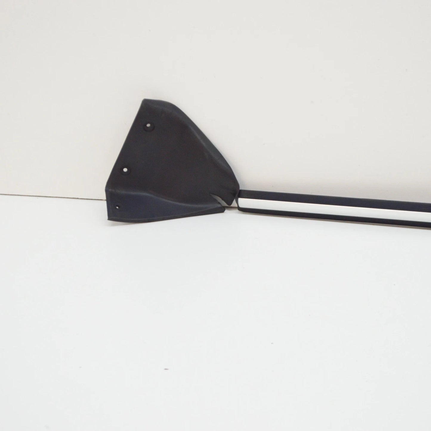 NEW BMW 3 CABRIO E46 REAR RIGHT OUTER WEATHERSTRIP 51367026388 7026388 ORIGINAL