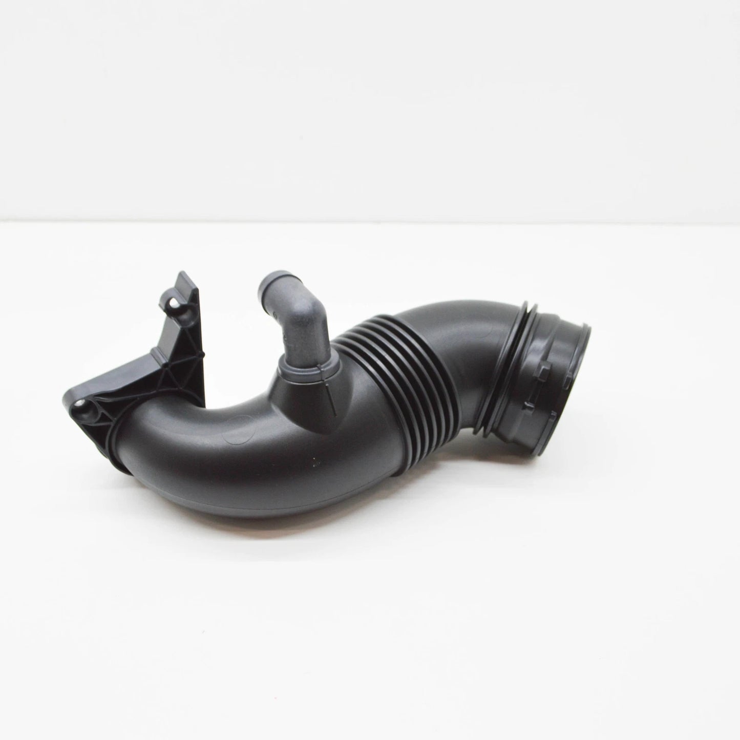NEW BMW X5 M F85 AIR INTAKE RUBBER HOSE DUCT 5-8 13717848382 7848382 ORIGINAL