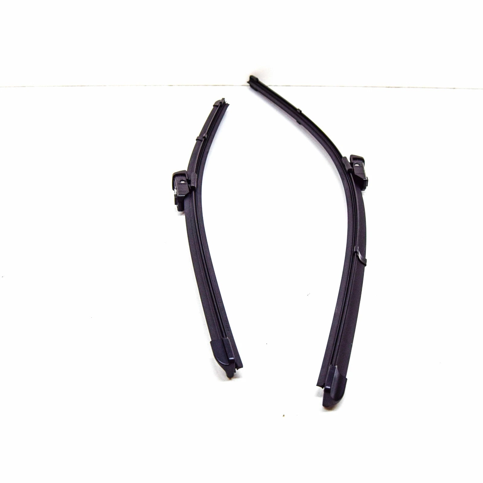 NEW VOLKSWAGEN CC FRONT WINDSHIELD WIPER BLADES SET LHD AERO 3C8998002