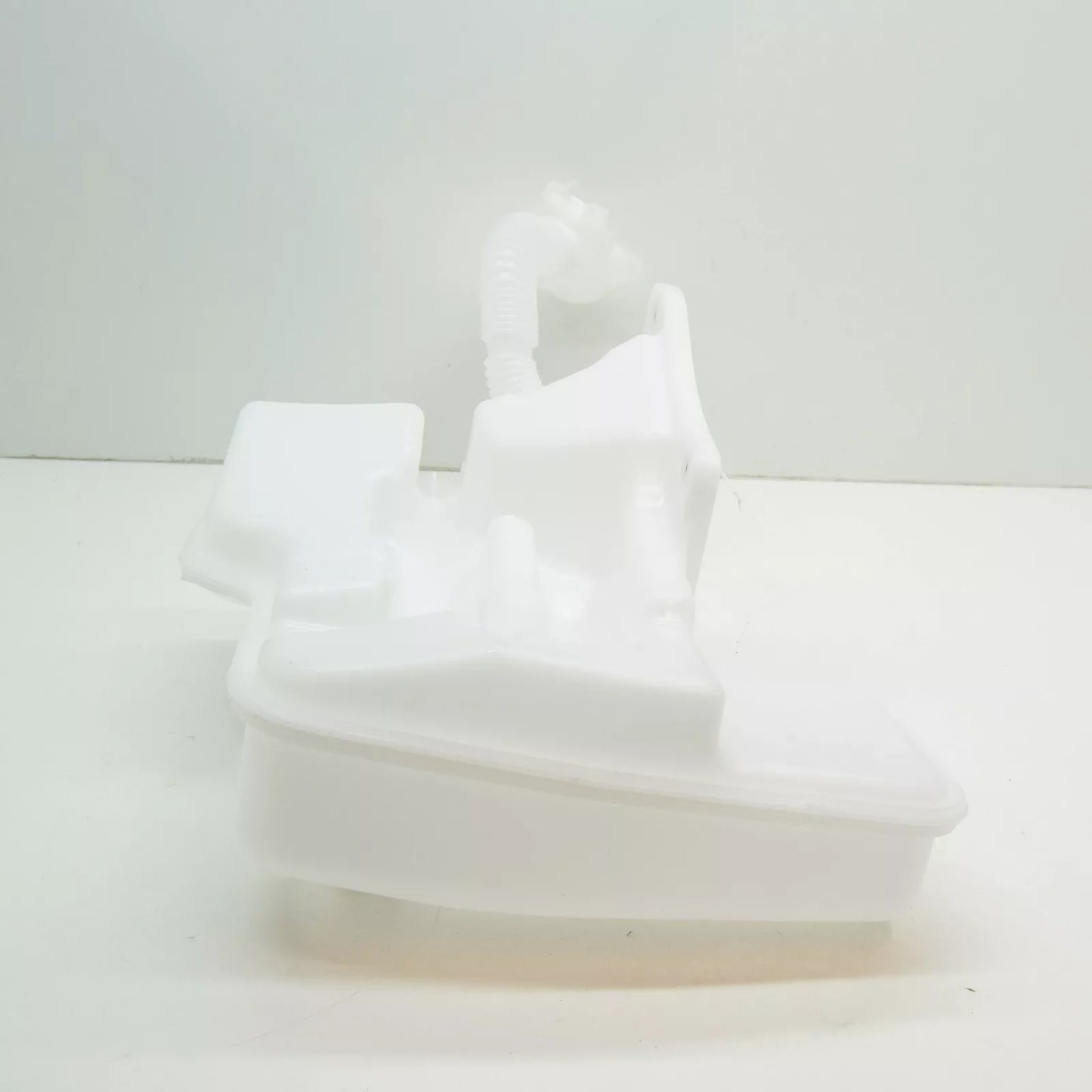 NEW AUDI Q3 F3 WINDSHIELD WASH WATER RESERVOIR 83A955453B ORIGINAL