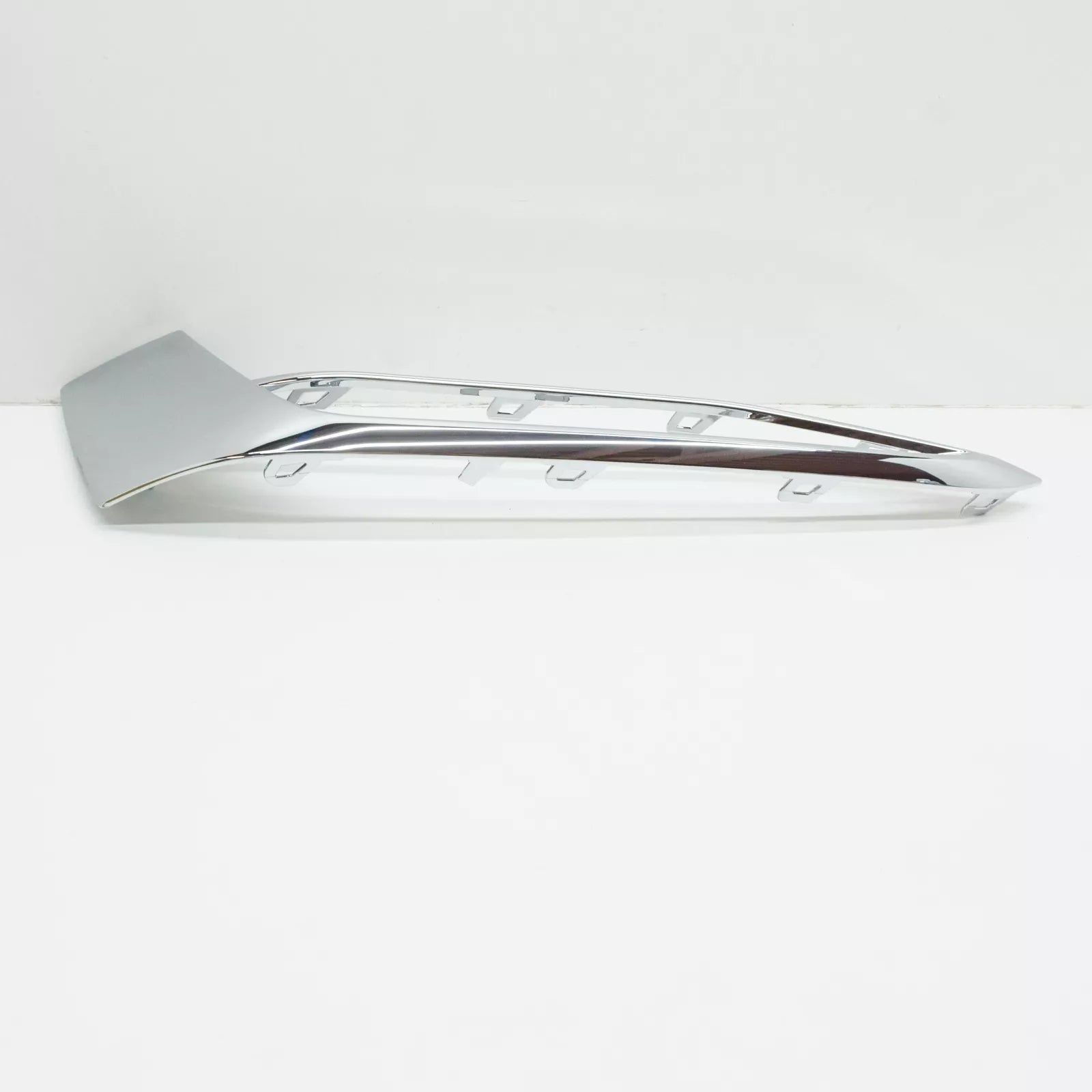 NEW BMW 5 G30 FRONT BUMPER TRIM LEFT 51117385283 ORIGINAL